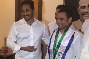 సుభాష్ :  పవన్‌కు షాకిచ్చిన శ్రీనుబాబు గేదెల చరిత్ర చాలా ఘనమైనదే..!