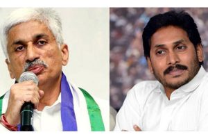 జగన్‌కు చోటు లేని విశాఖ విజయసాయి బర్త్ డే వేడుకలు..!