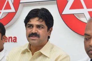మొన్న విజయ్‌బాబు – ఇప్పుడు శ్రీధర్..! జనసేన అధికార ప్రతినిధులకు ఏమైంది..?