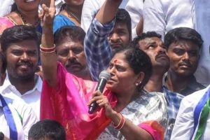 అభివృద్ధి నుంచి సానుభూతికి మారుతున్న విజ‌య‌మ్మ ప్ర‌చారం!