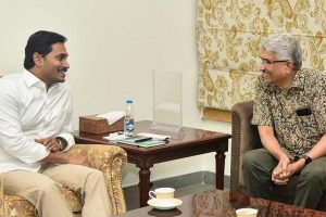 చీఫ్ సెక్రటరీ కన్నా దేవులపల్లి అమరే గొప్ప..! నెలకు రూ. 4లక్షలు..!