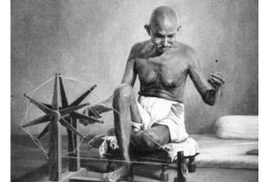 గాంధీ జయంతి రోజున గాడ్సేకు శభాష్‌లు ! ఇదేం సైకోతనం?