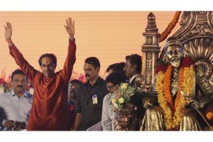 ఉద్ధ‌వ్ ప్ర‌మాణ స్వీకారానికి వారెవ్వ‌రూ ఎందుకు రాలేదు?