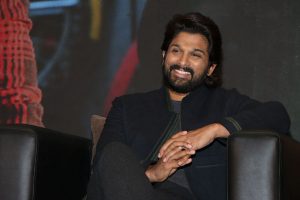 స‌ర్కారు కథ‌ బ‌న్నీకి చెప్ప‌లేద‌ట‌!