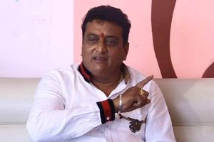 సీటిస్తే పోటీ చేస్తా  : ఫృధ్వీ