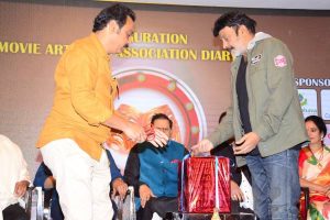 ప‌ద్ధ‌తి మార్చుకోని రాజ‌శేఖ‌ర్‌… చిరు ఆగ్ర‌హం