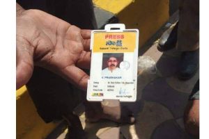 మీడియా వాచ్ : సాక్షి సీనియర్ జర్నలిస్ట్ ఆత్మహత్య..!