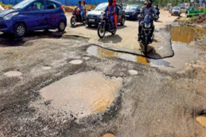 వైసీపీ కాంట్రాక్టర్లూ ముందుకు రావడం లేదా..!?