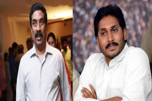 రియాక్షన్.. ఆంధ్రజ్యోతి గోడౌన్ కూల్చివేత..!