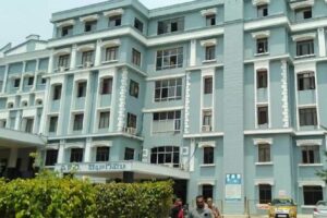 ఎన్నారై ఆస్పత్రిపై వైసీపీ బడా వ్యాపారవేత్త కన్ను..!