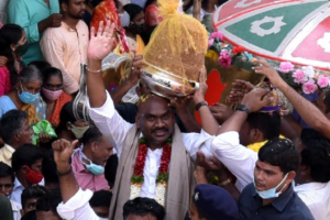 ఈ సారి బాలాపూర్ లడ్డూ ఏపీ సీఎంది !