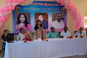 కర్నూలు బాలభారతి పాఠశాలలో నూతన కంప్యూటర్ ల్యాబ్ ను ప్రారంభించిన  గాయని సునీత