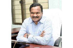కలెక్టర్‌ను ఎమ్మెల్సీ చేస్తున్న కేసీఆర్ !