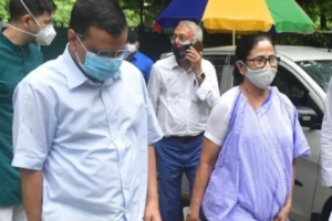 బీజేపీ నెత్తిన పాలు పోస్తున్న మమత,కేజ్రీవాల్ !