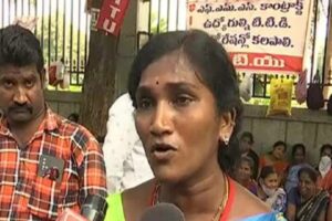 పచ్చబొట్టేయించుకున్న మహిళా అభిమానికి జైలు గతి !