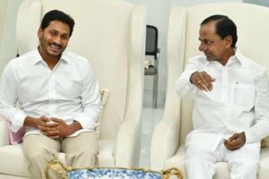 ఆర్కే పలుకు :  వద్దు కేసీఆర్ .. బీజేపీతో పెట్టుకోవద్దు !