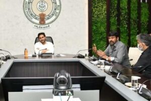 తగ్గినా .. ఎంతో ఎత్తుకు ఎదిగిన చిరంజీవి!