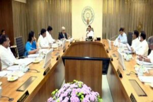 జగన్‌ను బెదిరిస్తున్న మంత్రులు లొంగిపోతారా?
