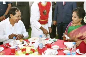 గవర్నర్‌ – కేసీఆర్‌ మధ్య ఇంత ఆత్మీయత ఉందా ?
