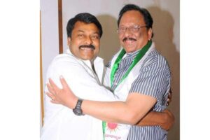 చిరుకి స‌ర్‌ప్రైజ్ బ‌ర్త్ డే గిఫ్ట్ ఇచ్చిన రెబ‌ల్ స్టార్‌