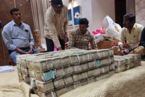 అవి నోట్ల కట్టలు కాదు..ఏపీ ప్రజల రక్త, మాంసాలు !