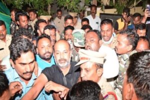 బండి సంజయ్‌పై టెన్త్ పేపర్ లీక్ కేసు !?