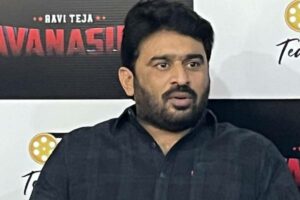 సస్పెన్స్ కోసం ఇంత రిస్కా రావణాసుర ?