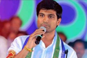 జగన్‌తో సీరియస్‌గా మాట్లాడిన వైసీపీ ఎంపీ !