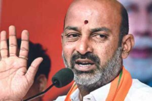 కాంగ్రెస్‌ సర్కార్‌కు బండి సంజయ్ కూల్చివేత హెచ్చరికలు