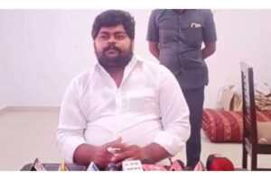 సుప్రీంకోర్టే లాయర్‌ను చూసి పెట్టాలంటున్న దస్తగిరి !