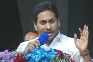 జగన్ రెడ్డికి ఫ్యామిలీ గుర్తొచ్చింది – చీలుస్తున్నారని ఏడుపు స్టార్ట్ !