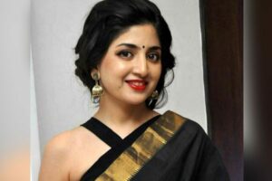 నన్ను ఓ పావుగా వాడుకుంటున్నారు: పూనమ్ కౌర్  ఆవేదన