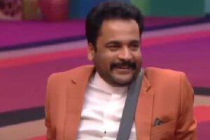అందరి చూపు శివాజీ వైపు