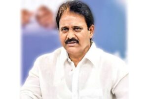 మత్స్యకార వర్గాన్ని వైసీపీపైకి ఎగదోస్తున్న మోపిదేవి !