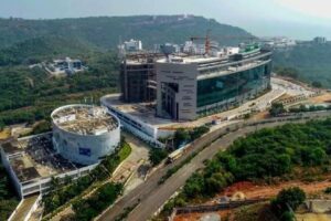 కోర్టులో కేసులున్నా రుషికొండ ఇంద్రభవనం రిబ్బన్ కట్ !