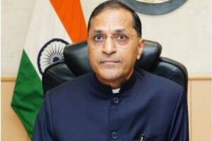 కేంద్ర ఎన్నికల కమిషనర్ రాజీనామాతో కలకలం