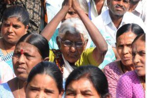 ఐదేళ్లు : పథకాలందుకునే ప్రతీ మహిళా వైసీపీకి కట్టుబానిసే !