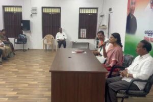 కడపలోనే పోటీ – అవినాష్ రెడ్డిపై విమర్శలతో సూచనలిచ్చిన షర్మిల !