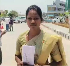 ఎంపీ అభ్యర్థిగా బర్రెలక్క నామినేషన్