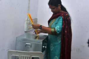 పోస్టల్ బ్యాలెట్స్ కూడా రీపోలింగ్ – ఇదేం ఎన్నికల నిర్వహణ ?