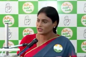 అందర్నీ గొడ్డలితో నరికేసి సింగిల్ ప్లేయర్ అవ్వండి – భారతికి షర్మిల సలహా