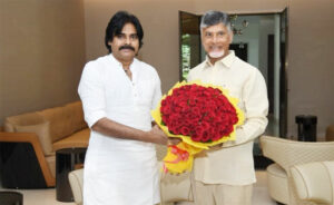 సచివాలయానికి డిప్యూటీ సీఎం.. పవన్ కు ఘన స్వాగతం