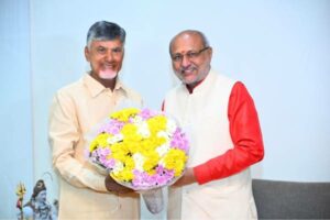 చంద్రబాబుతో తెలంగాణ గవర్నర్ చర్చలు – రాజకీయమే ?