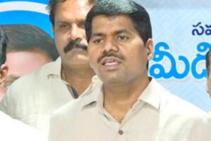ఉద్యోగ నేత వెంకట్రామిరెడ్డి ఉద్యోగం ఊడినట్లే !
