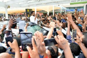 సీఎం సీఎం నినాదాలు – పాల్‌కు కాదు జగన్‌కు !