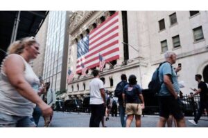 కల్లలవుతున్న అమెరికా కొలువుల కల