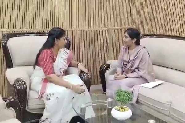 YS Sunitha Reddy Meets Minister Vangalapudi Anitha