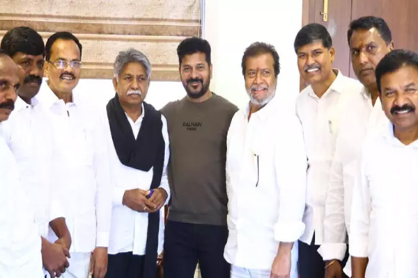 mothkupalli narsimhulu met cm revanth reddy