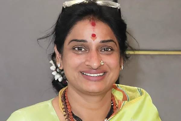 ycp comments on madhavi latha ttd visit