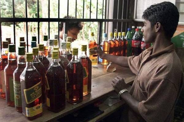 Liquor prices are lower in AP than in Telangana